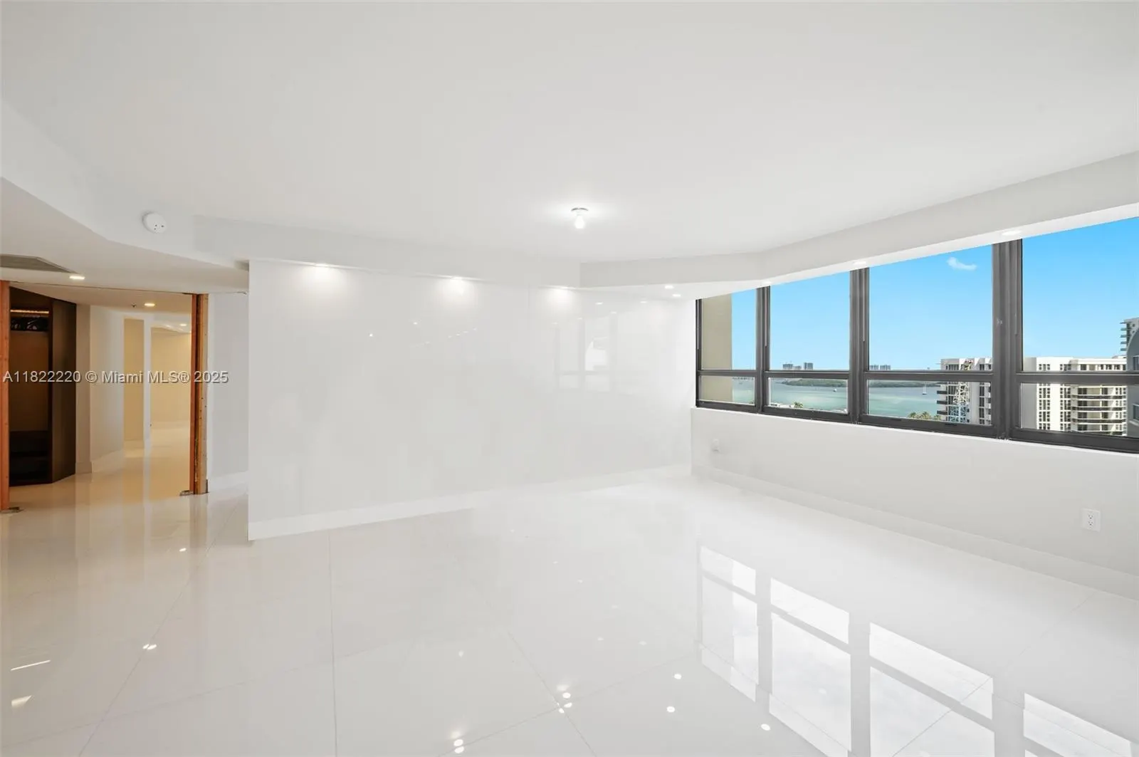 10205 Collins Ave, #1504