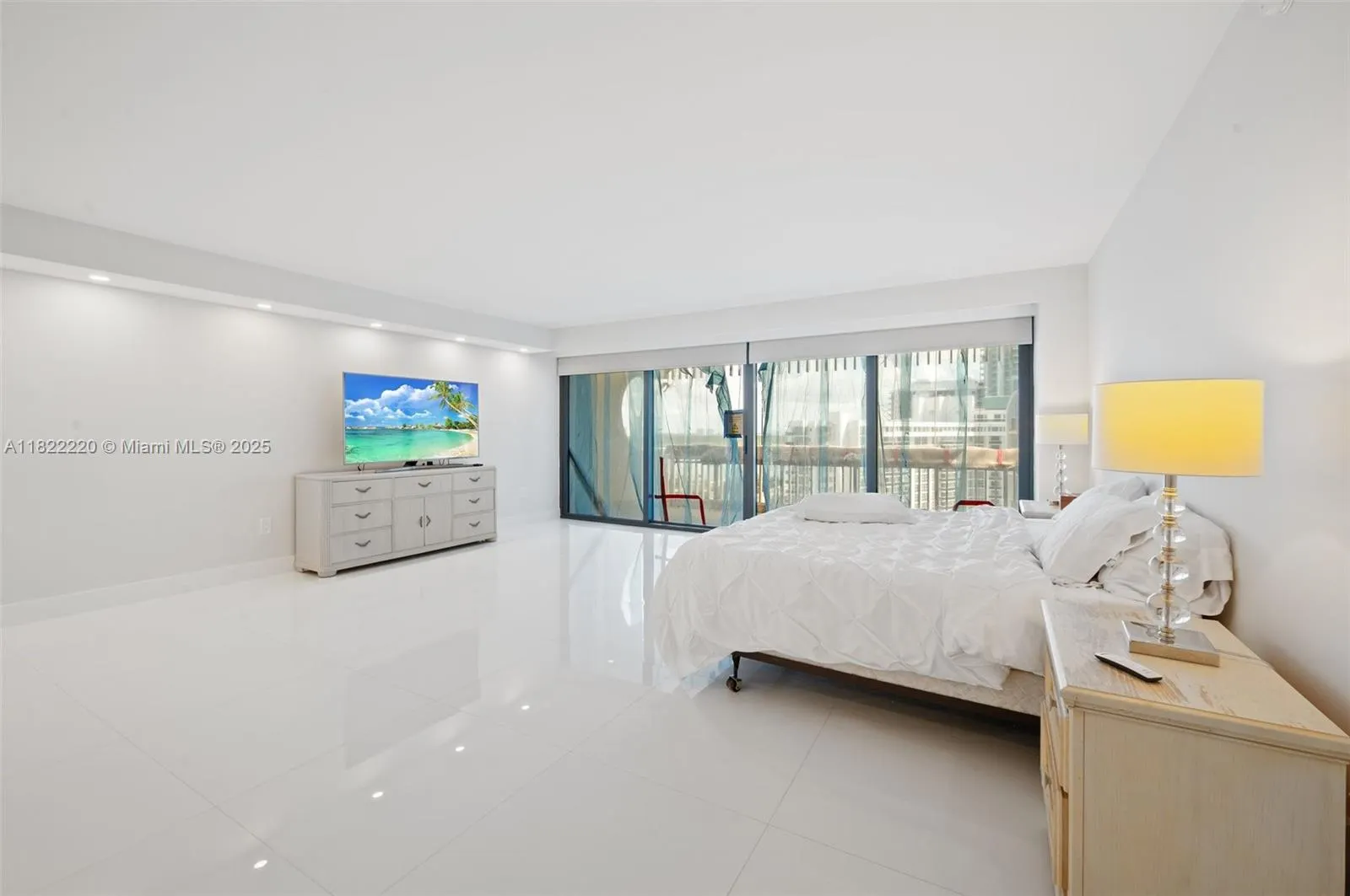 10205 Collins Ave, #1504