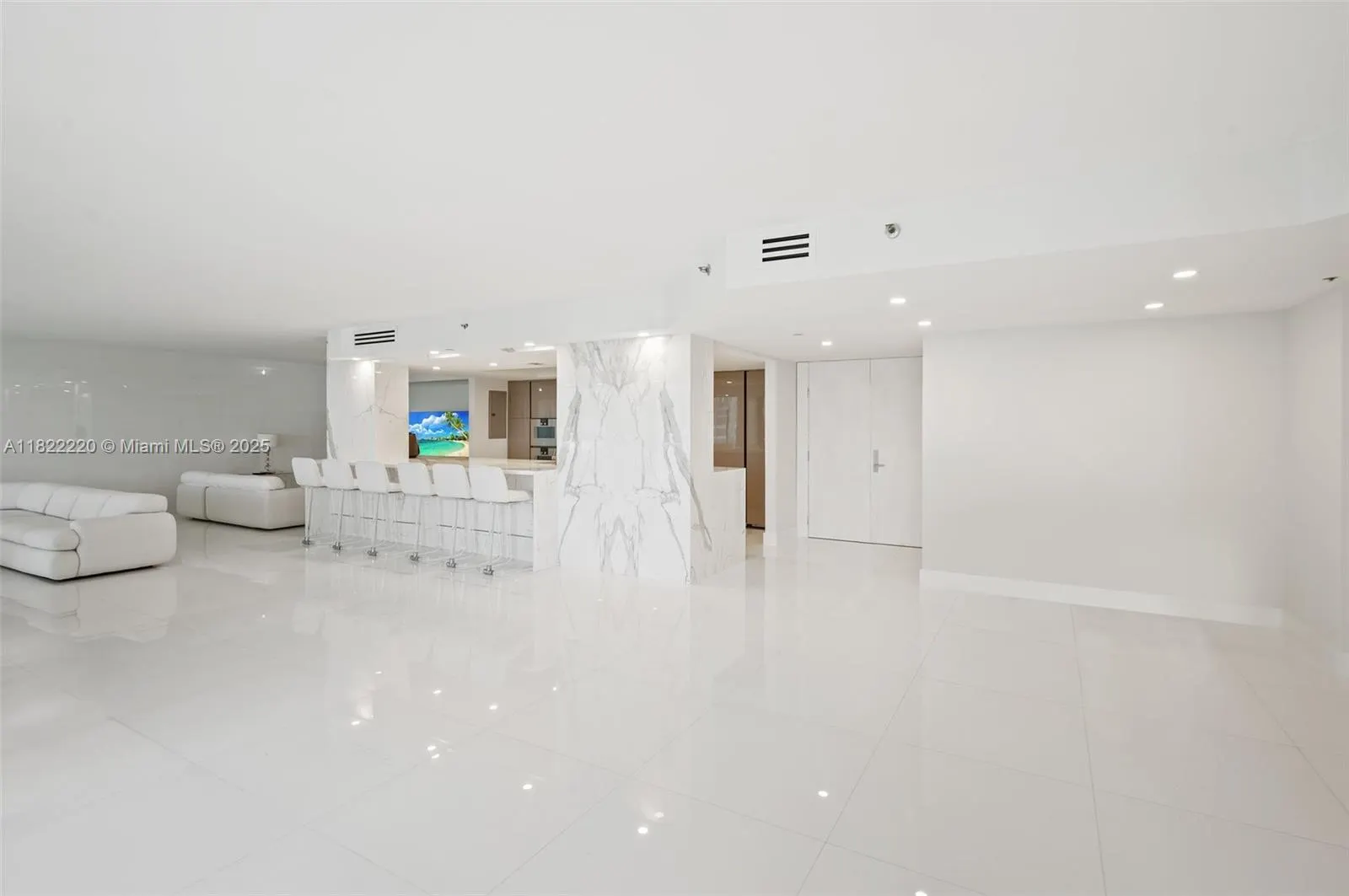 10205 Collins Ave, #1504
