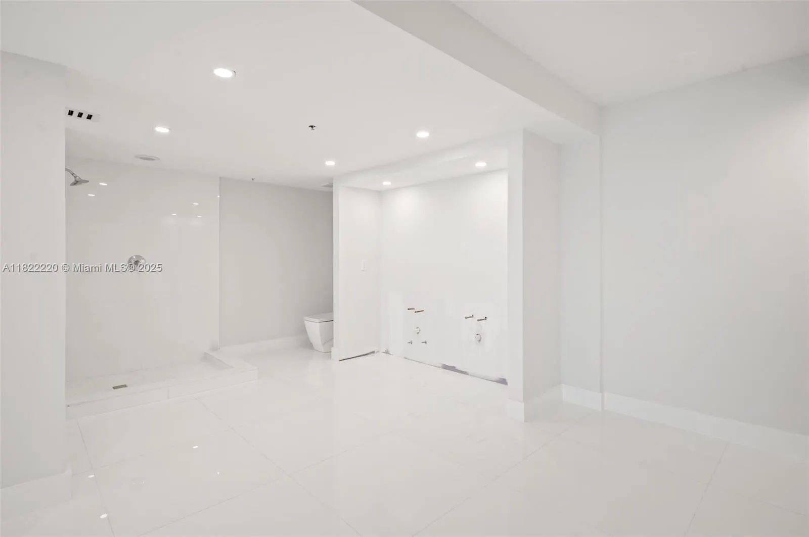 10205 Collins Ave, #1504