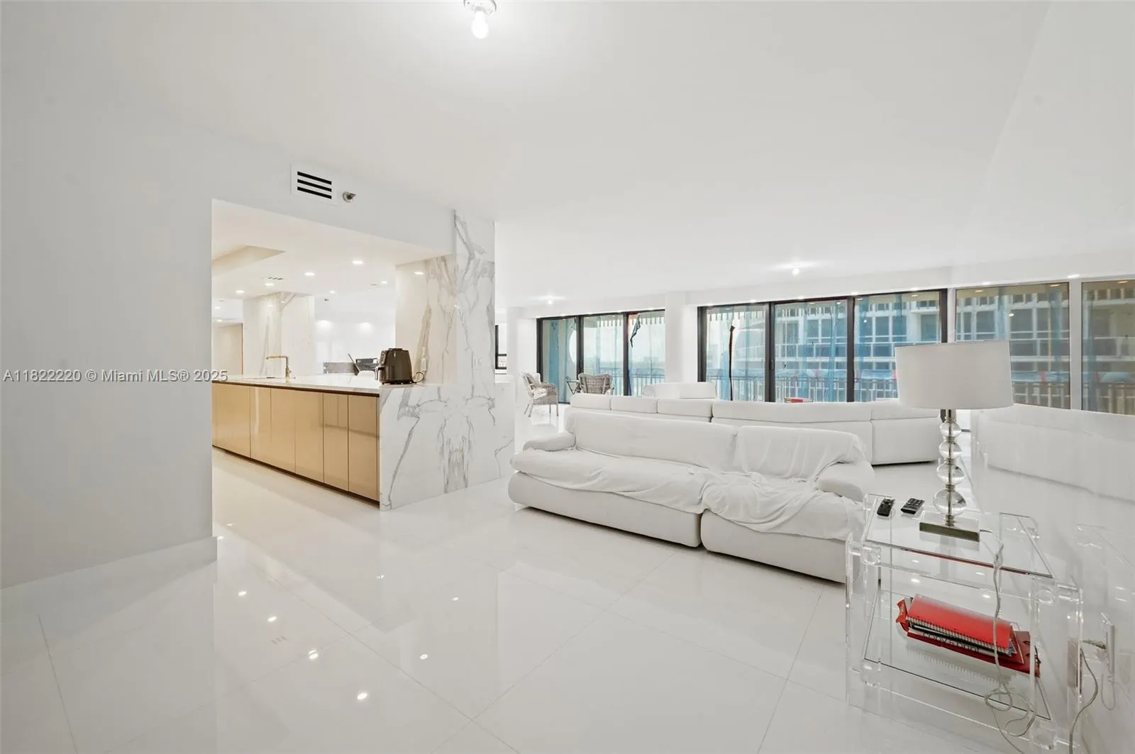 10205 Collins Ave, #1504