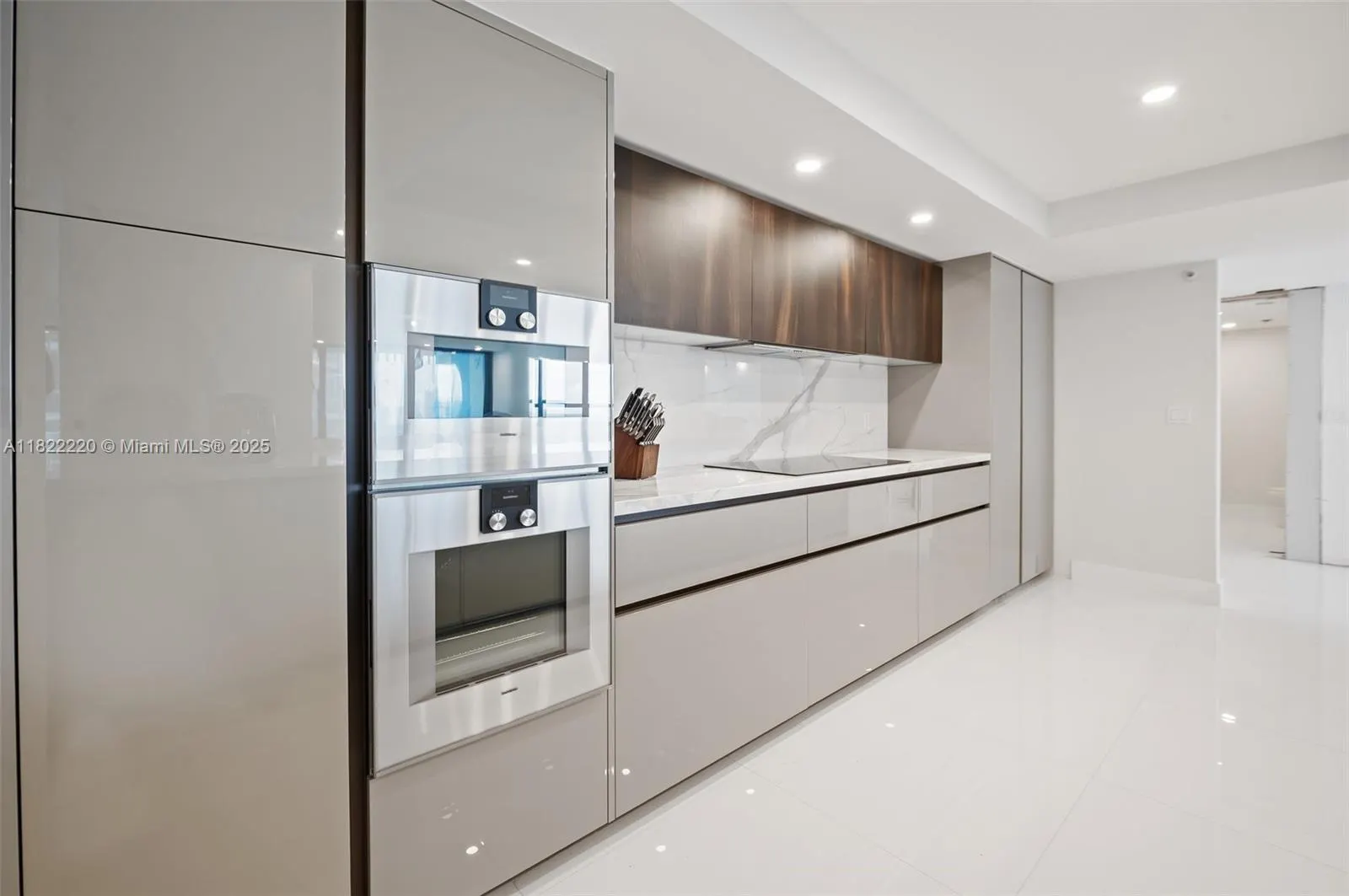 10205 Collins Ave, #1504