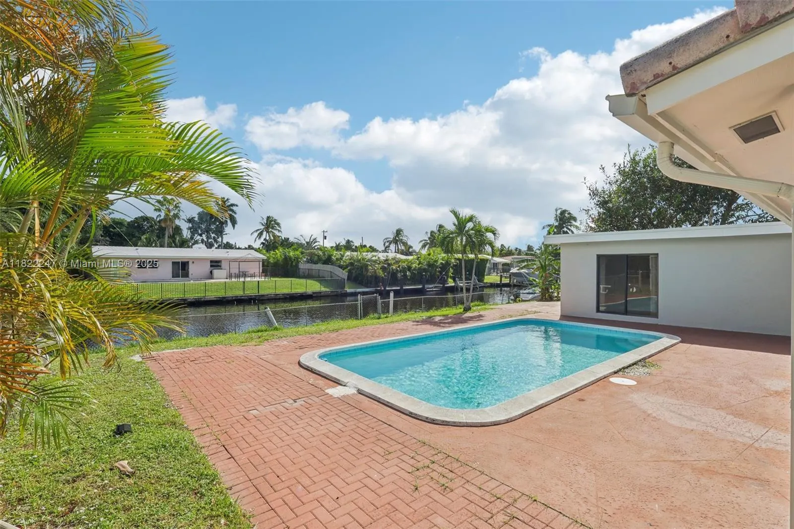 1700 SW 5th Ave