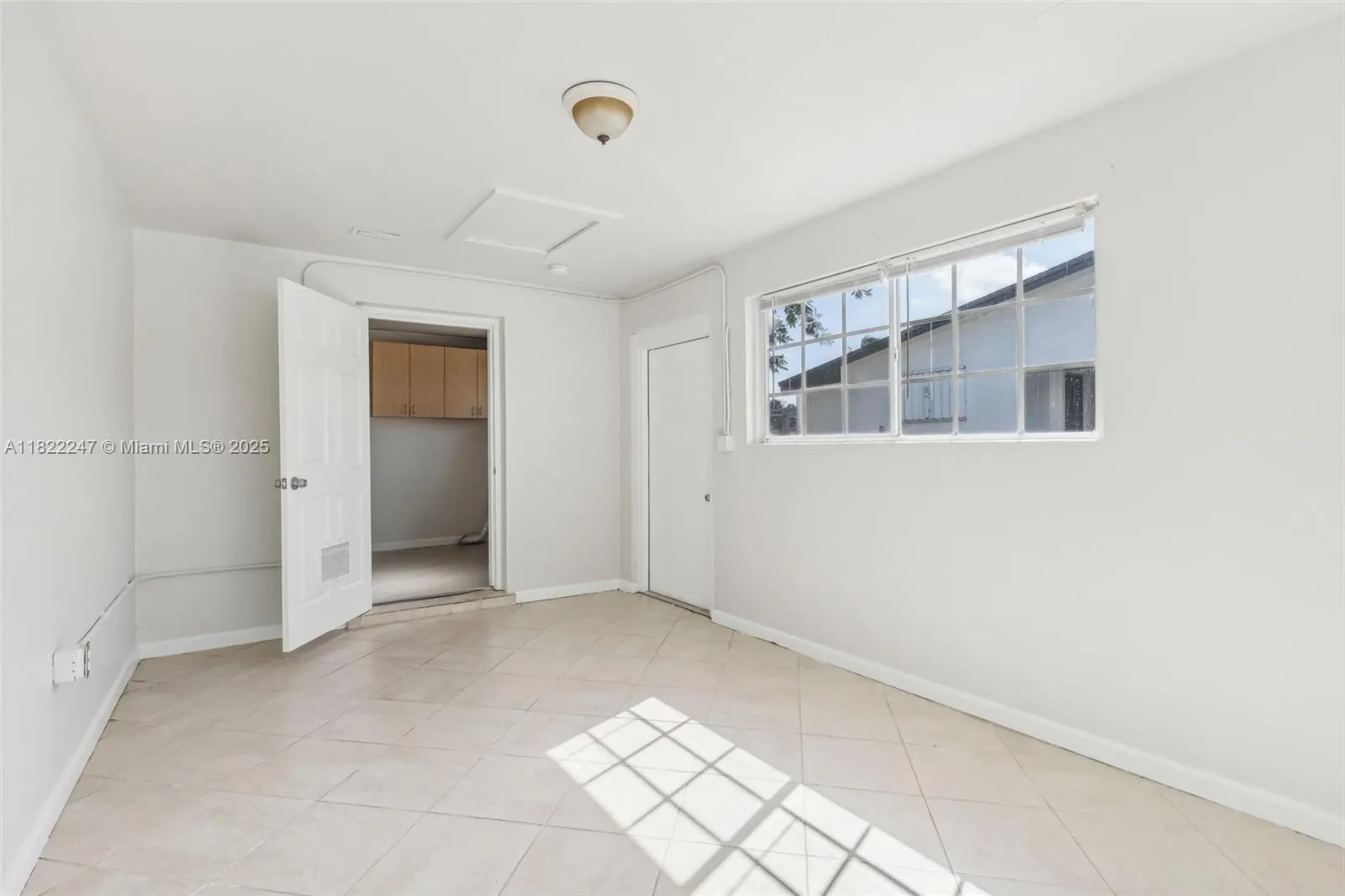 1700 SW 5th Ave