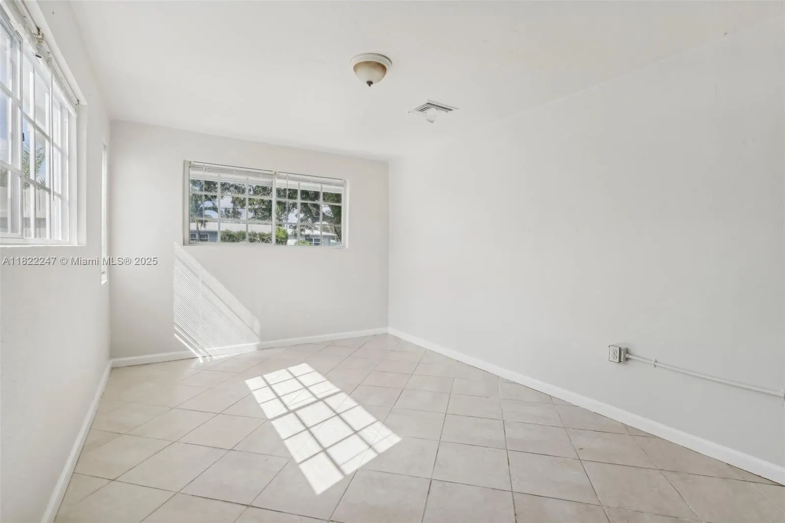 1700 SW 5th Ave