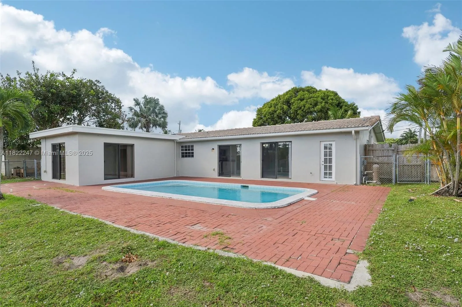 1700 SW 5th Ave