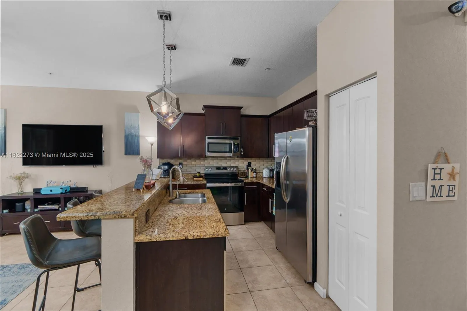 278 SW 7th Ct