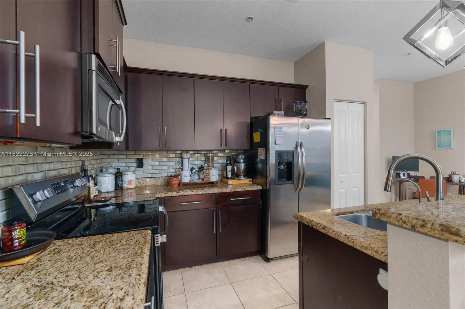 278 SW 7th Ct