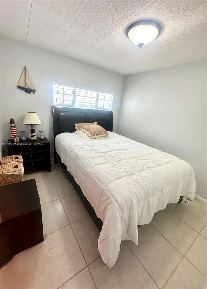 118 Burgundy Dr