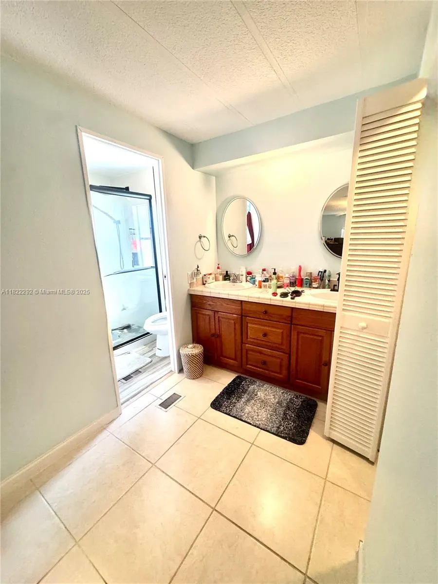 118 Burgundy Dr