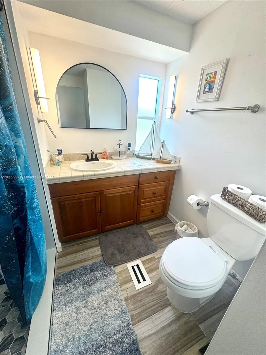 118 Burgundy Dr
