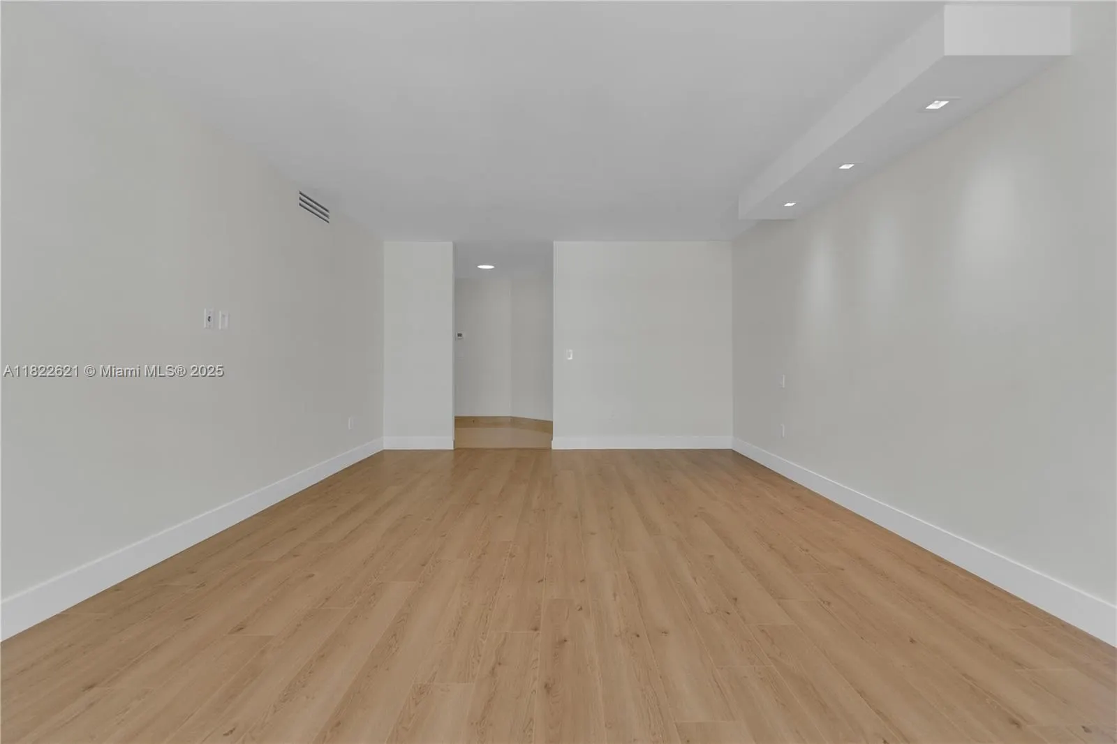 9801 Collins Ave, #16Y