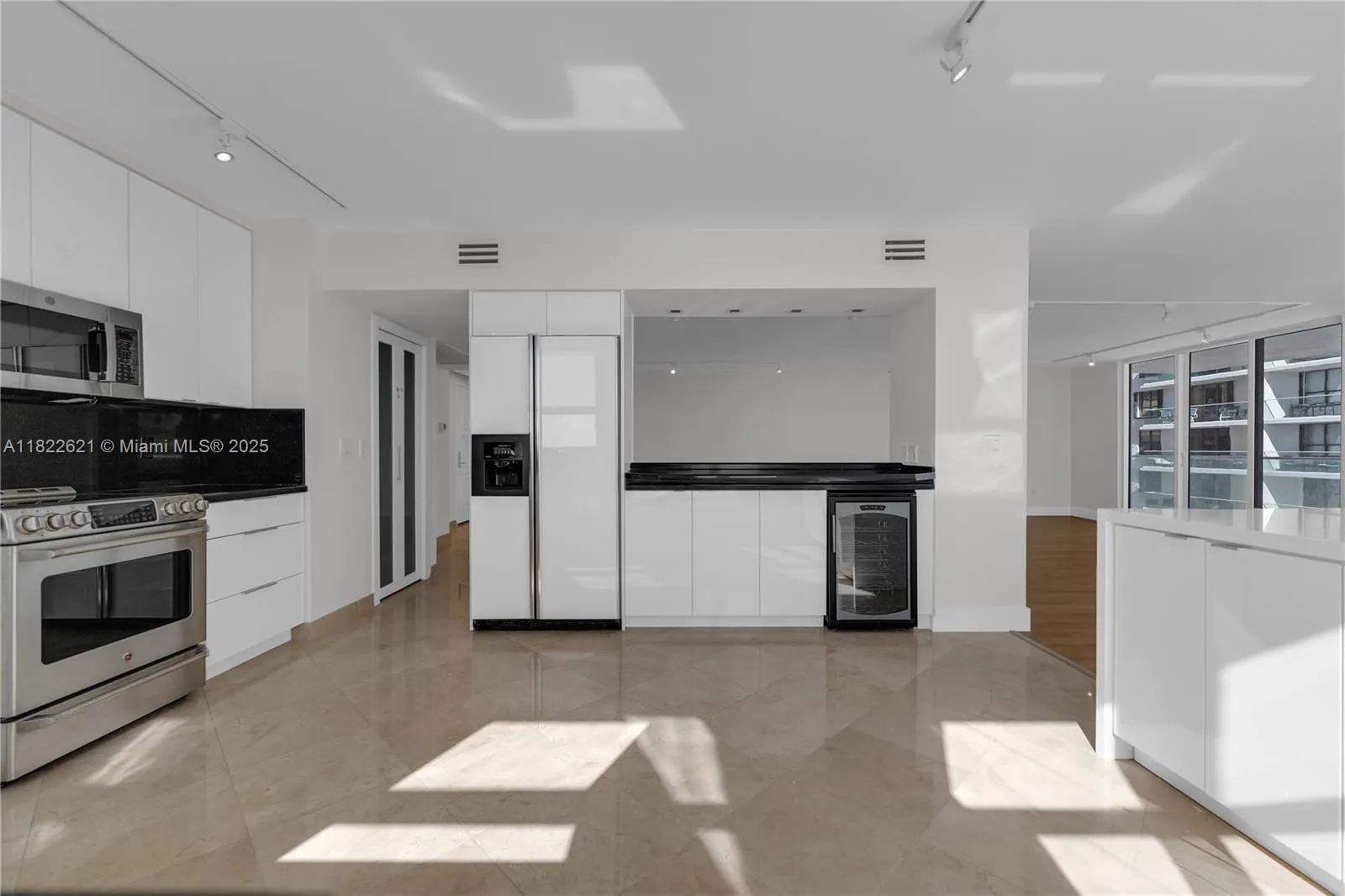 9801 Collins Ave, #16Y