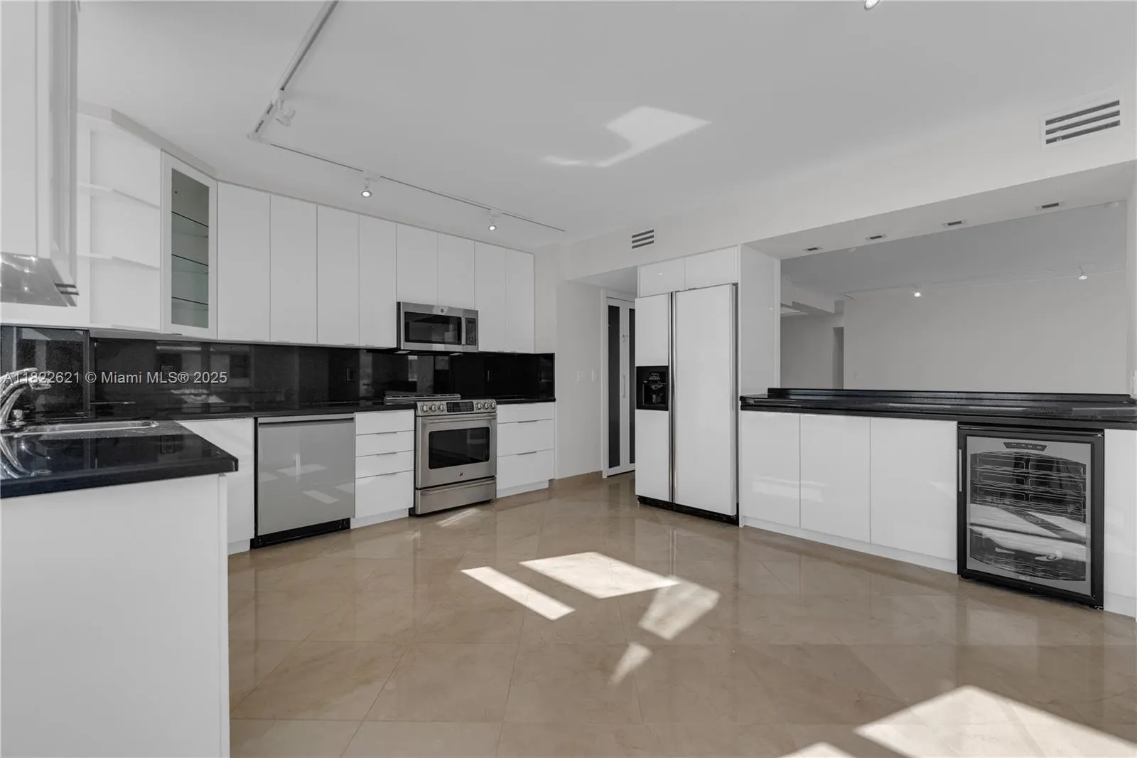 9801 Collins Ave, #16Y