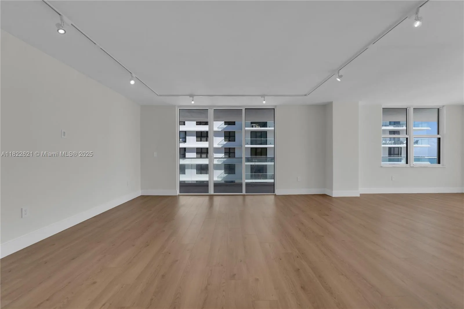 9801 Collins Ave, #16Y