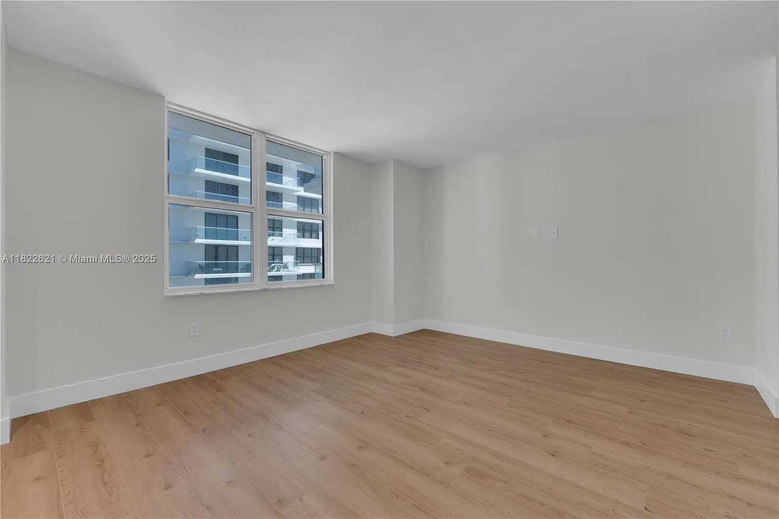 9801 Collins Ave, #16Y