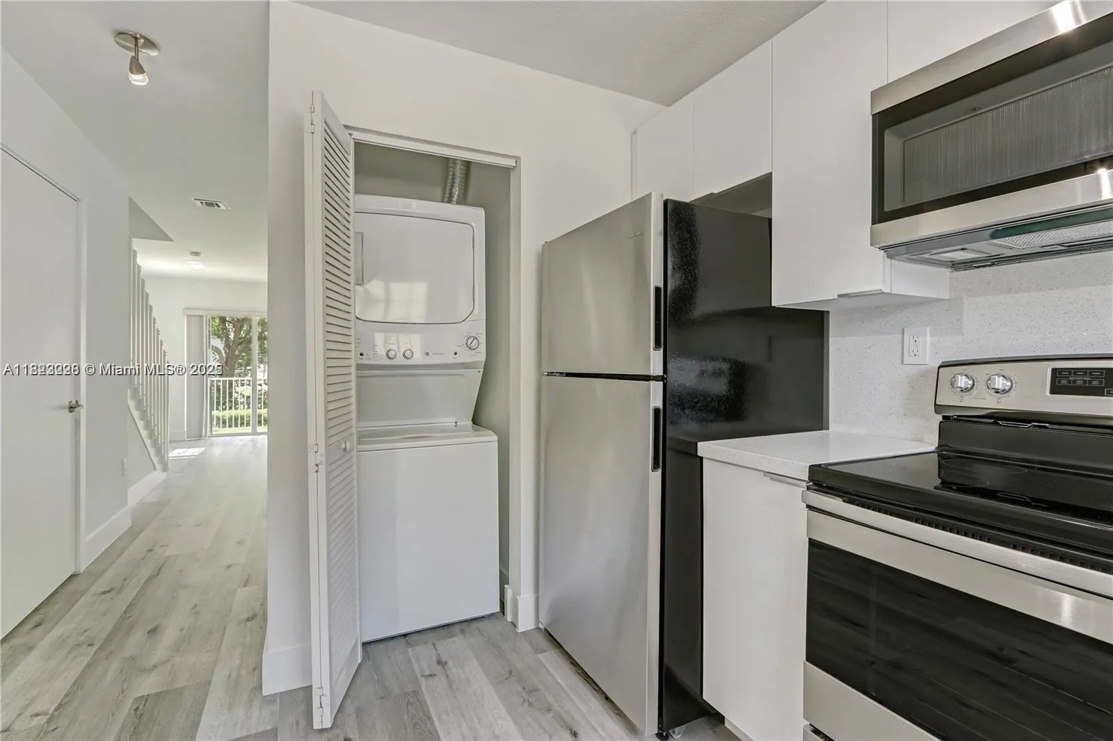 2054 NE 167th St, #3-122