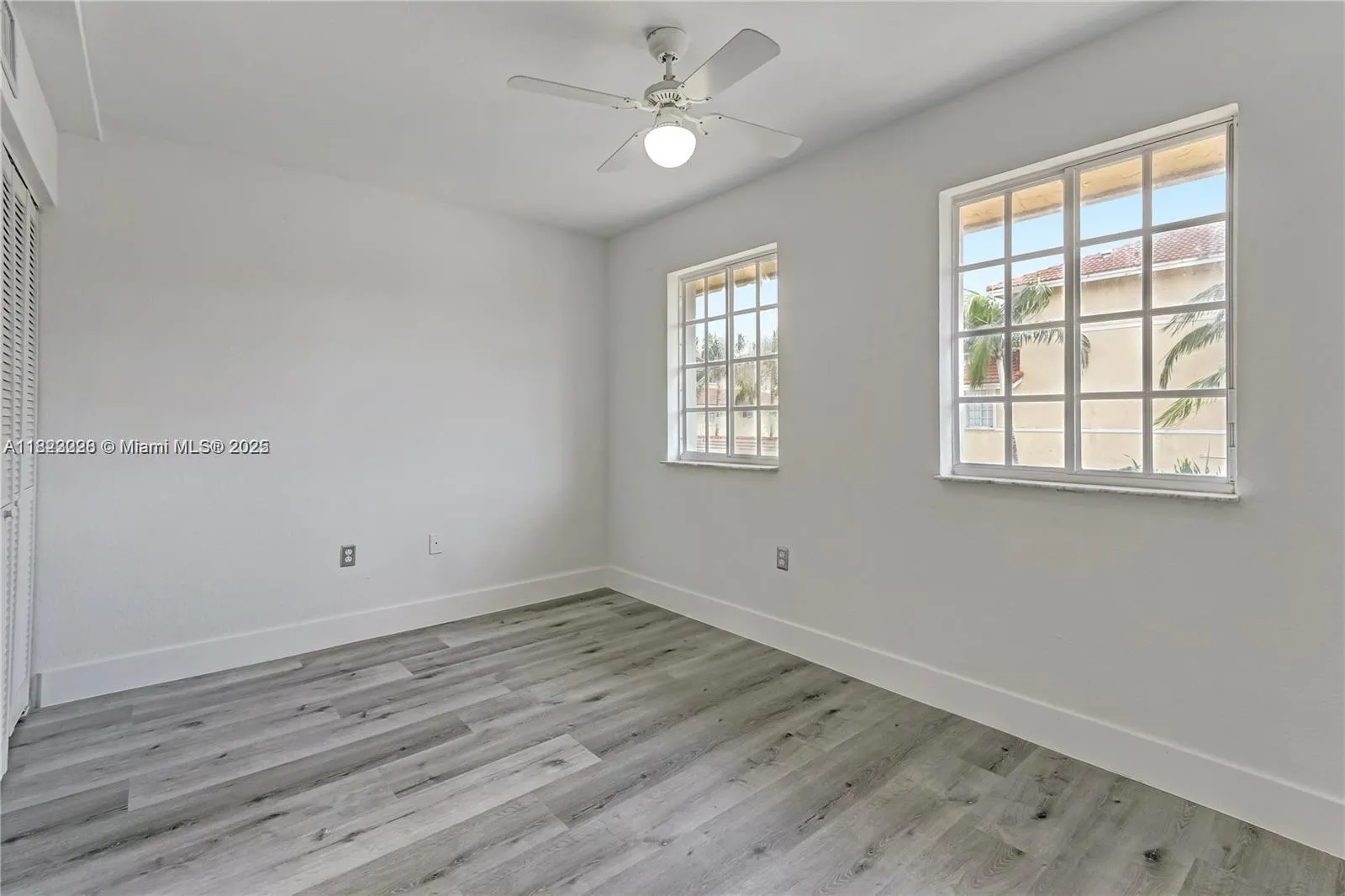 2054 NE 167th St, #3-122