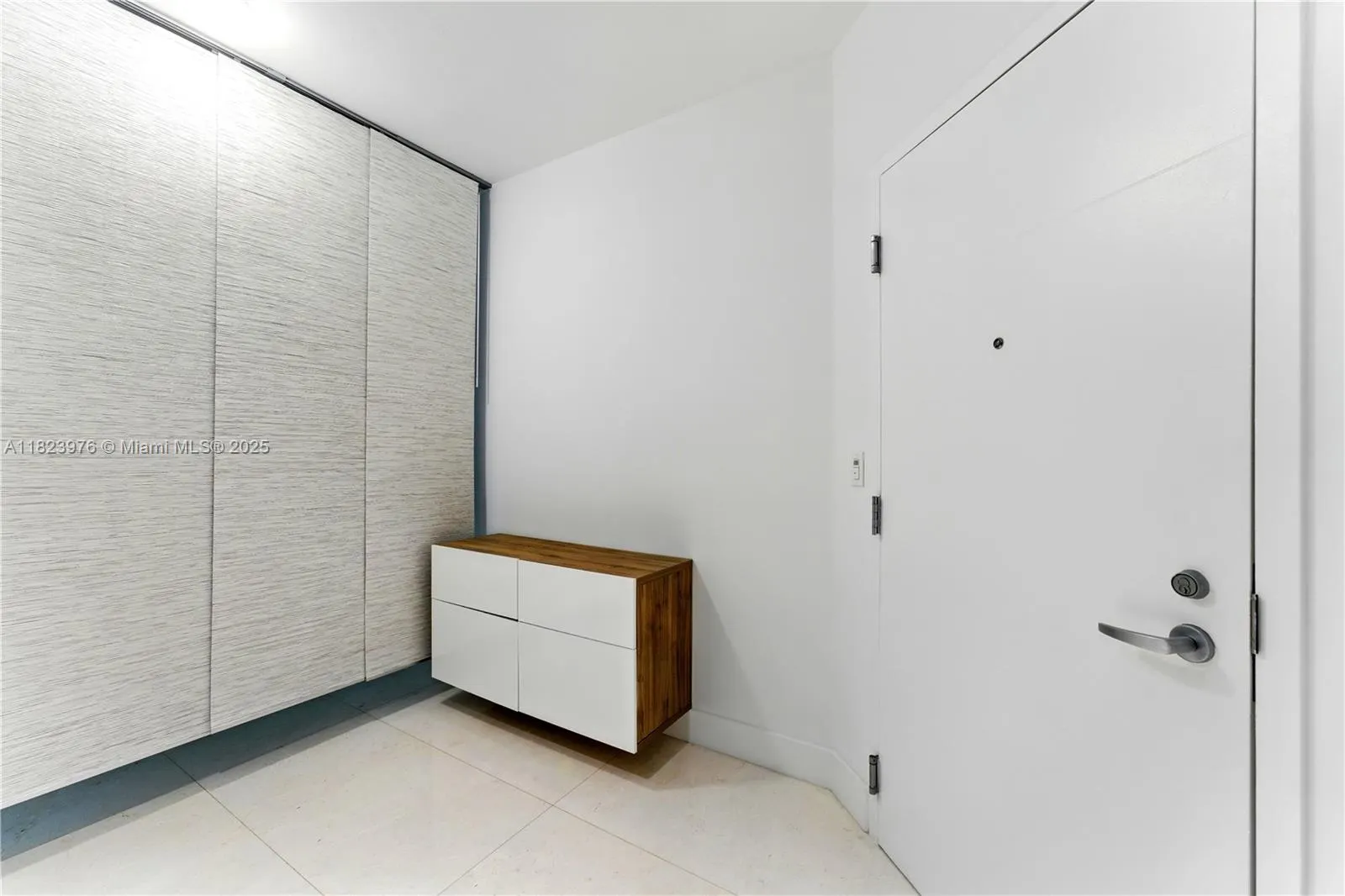 16385 Biscayne Blvd, #301