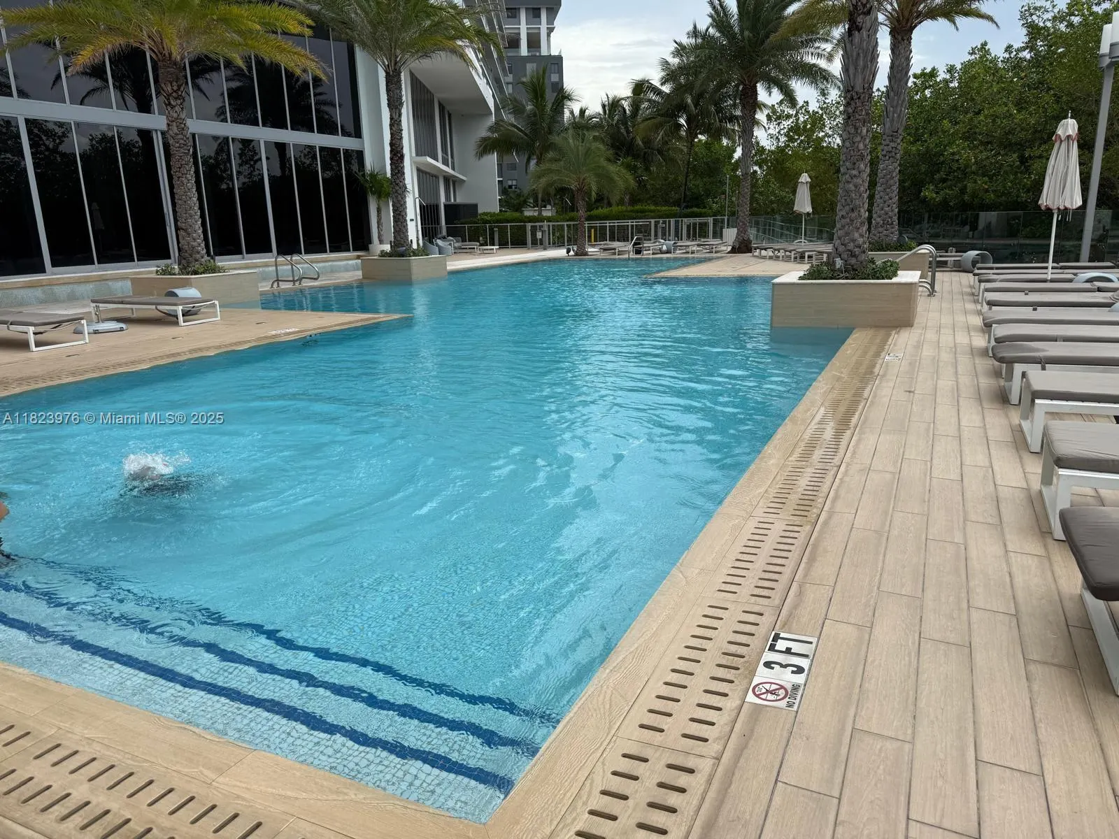 16385 Biscayne Blvd, #301