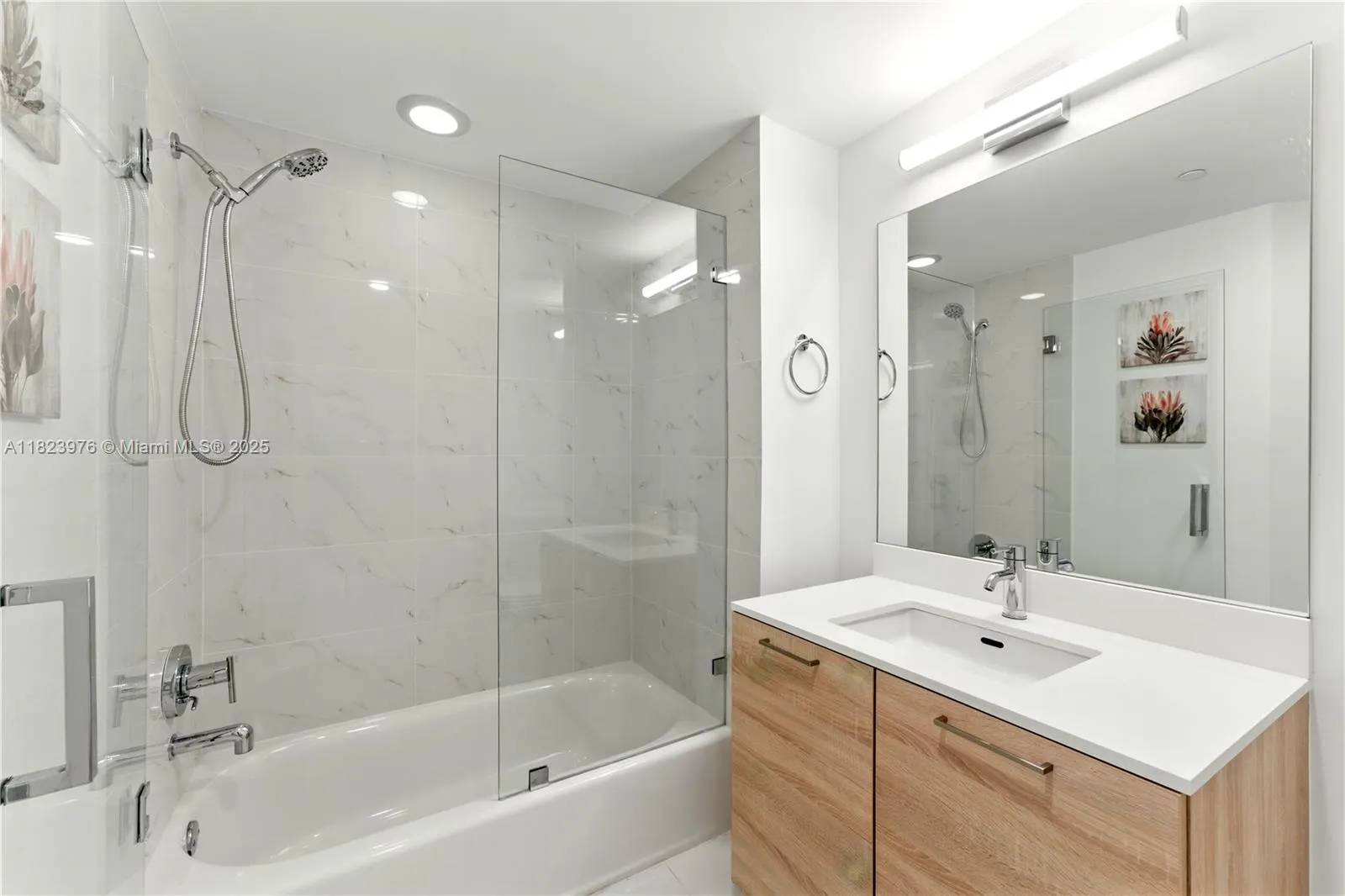16385 Biscayne Blvd, #301