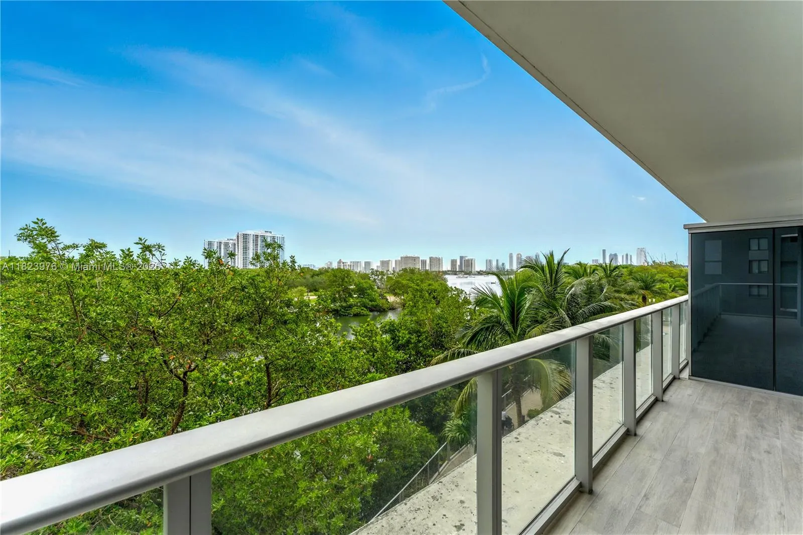 16385 Biscayne Blvd, #301