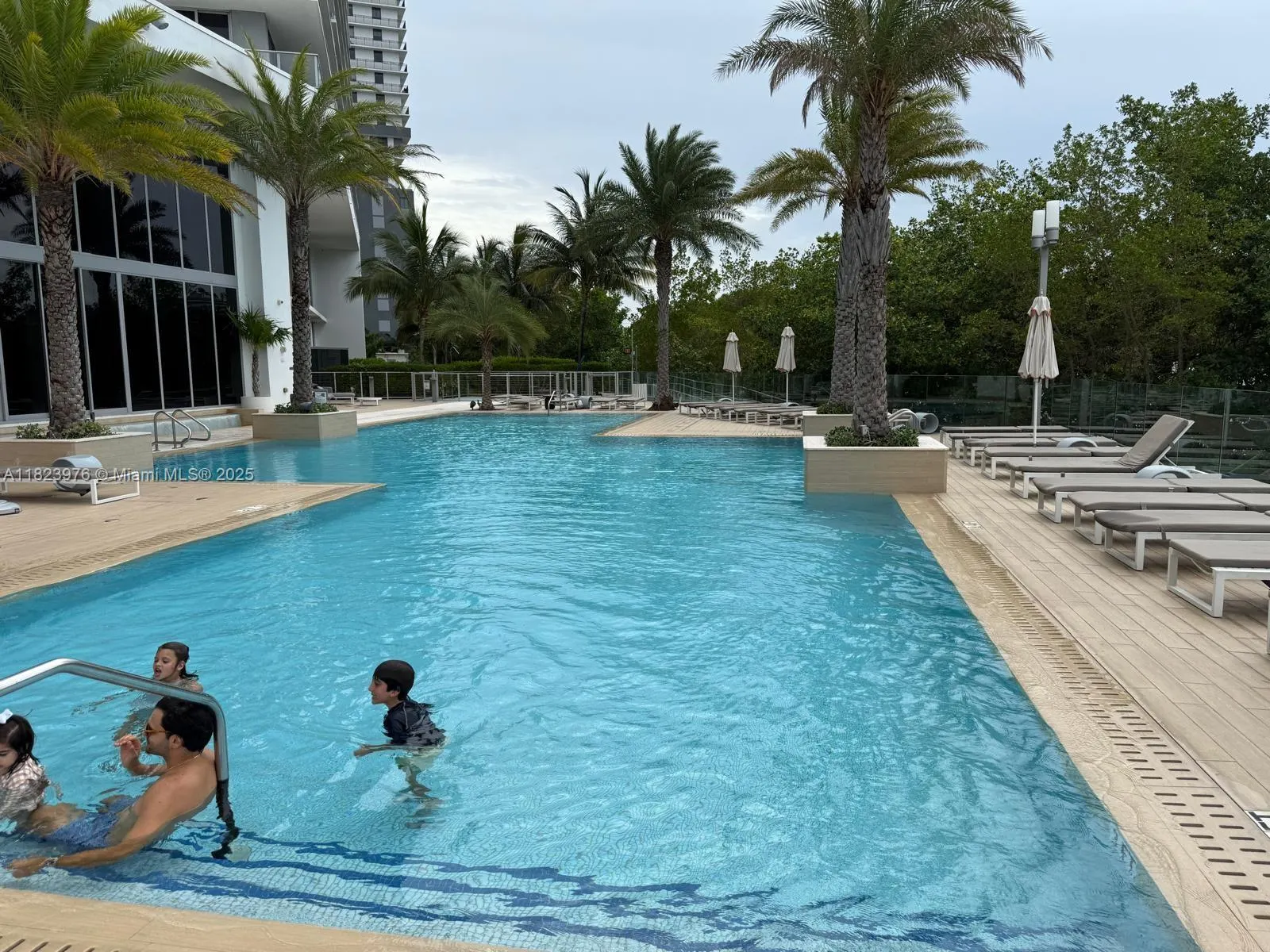 16385 Biscayne Blvd, #301