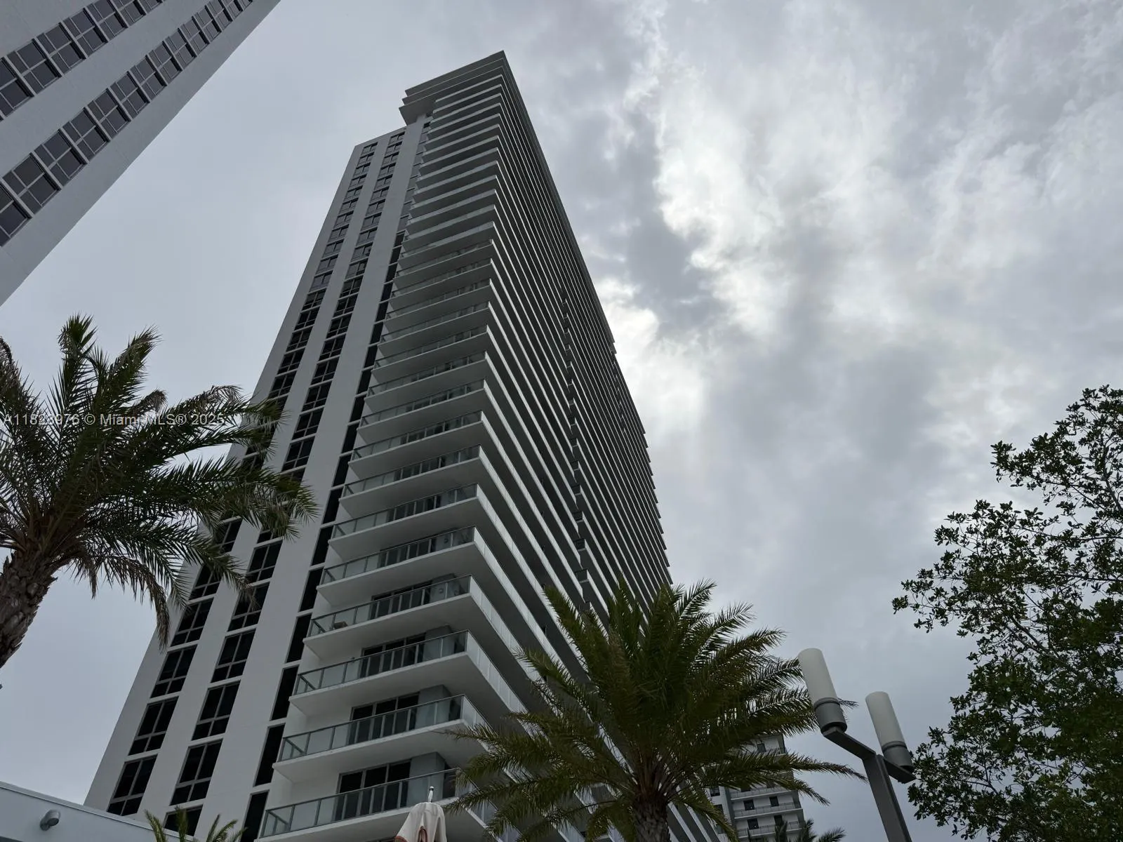 16385 Biscayne Blvd, #301