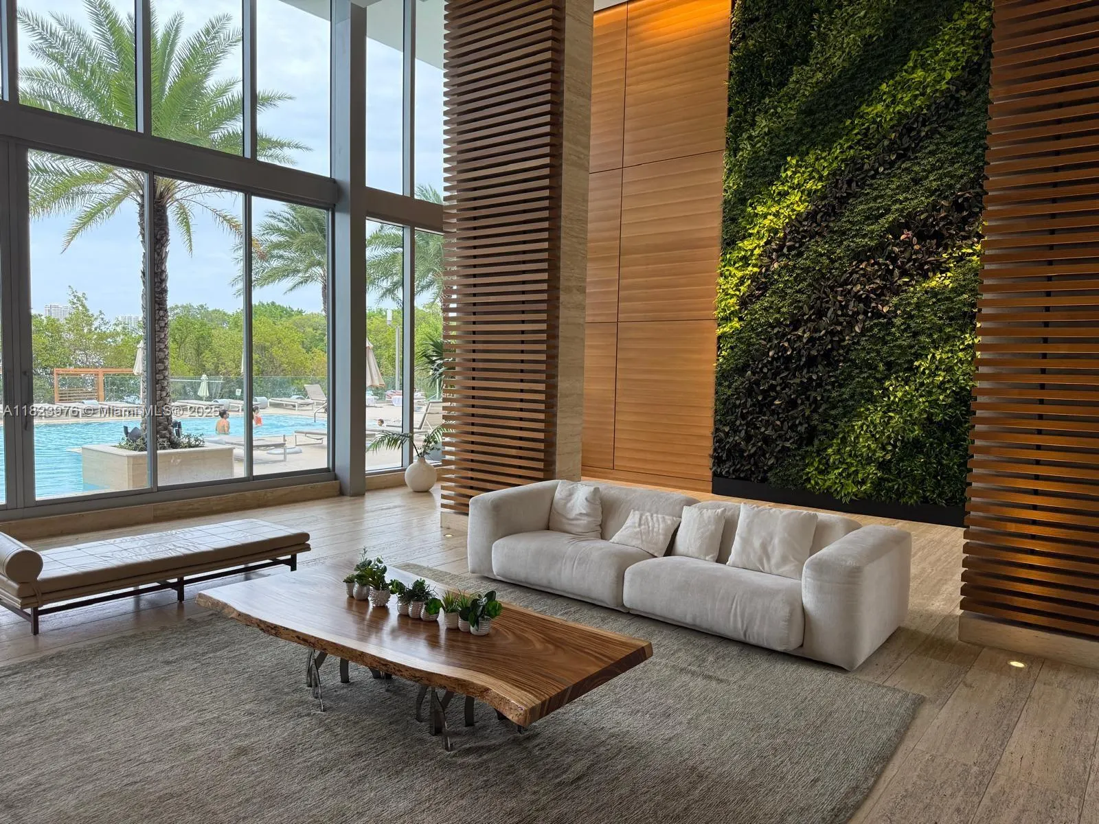 16385 Biscayne Blvd, #301