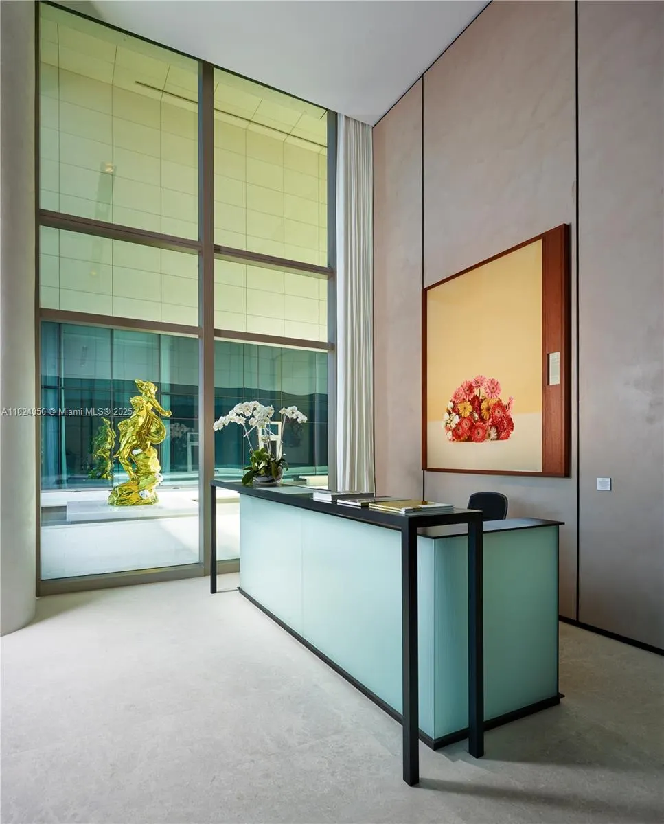 10203 Collins, #301