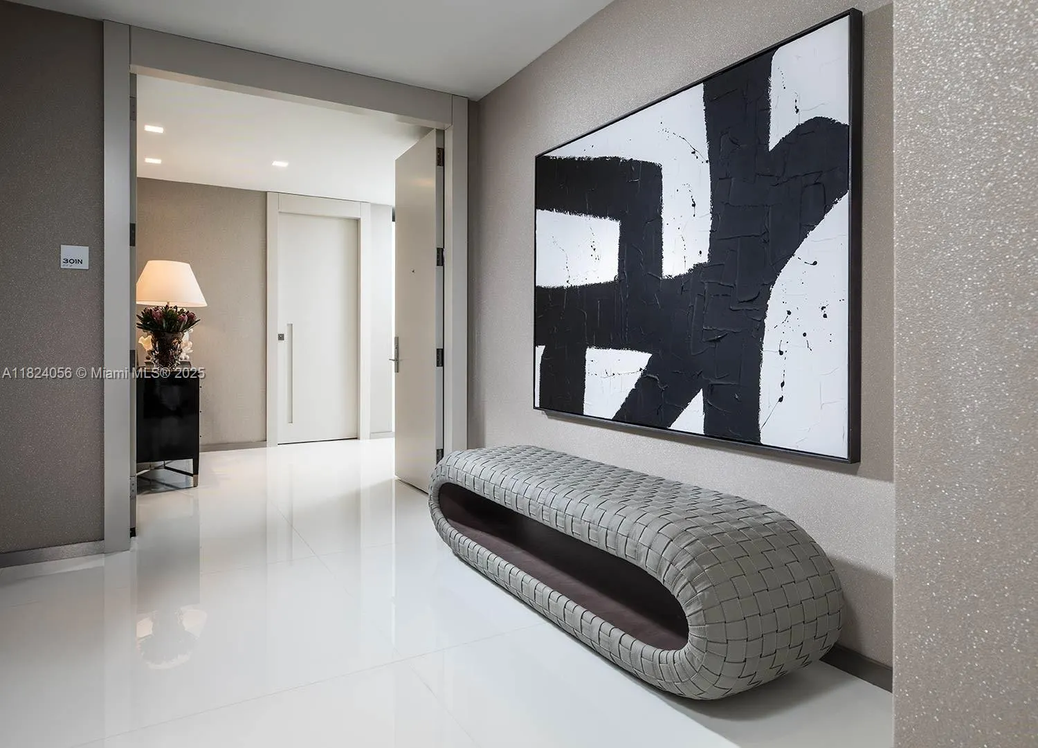 10203 Collins, #301