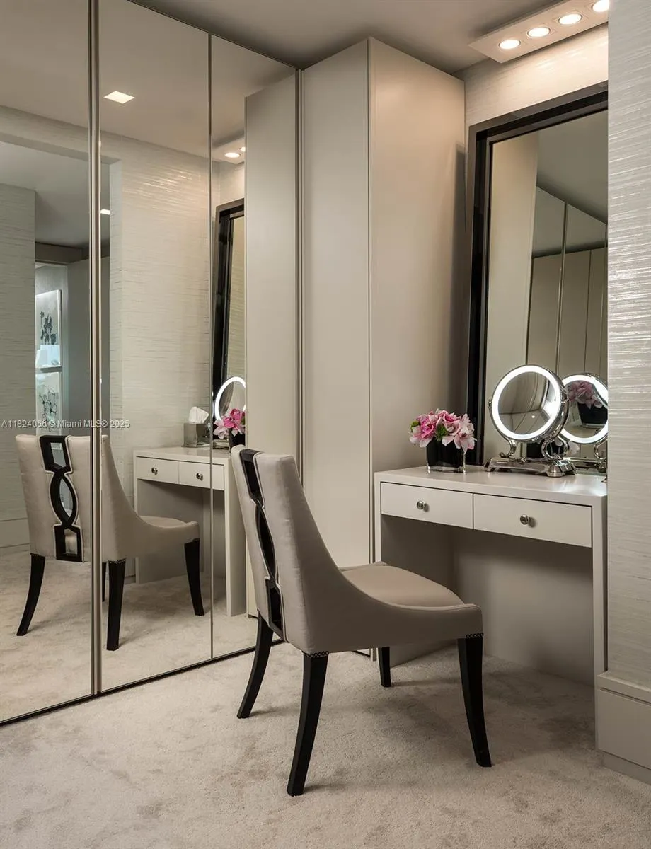 10203 Collins, #301