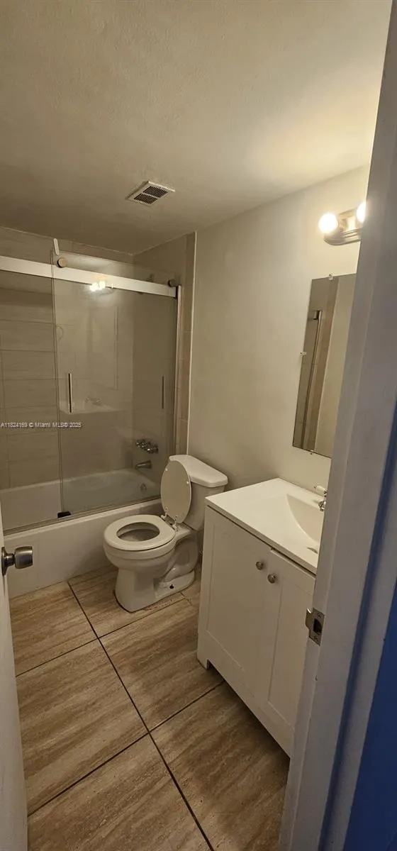 3660 NE 166th St, #503