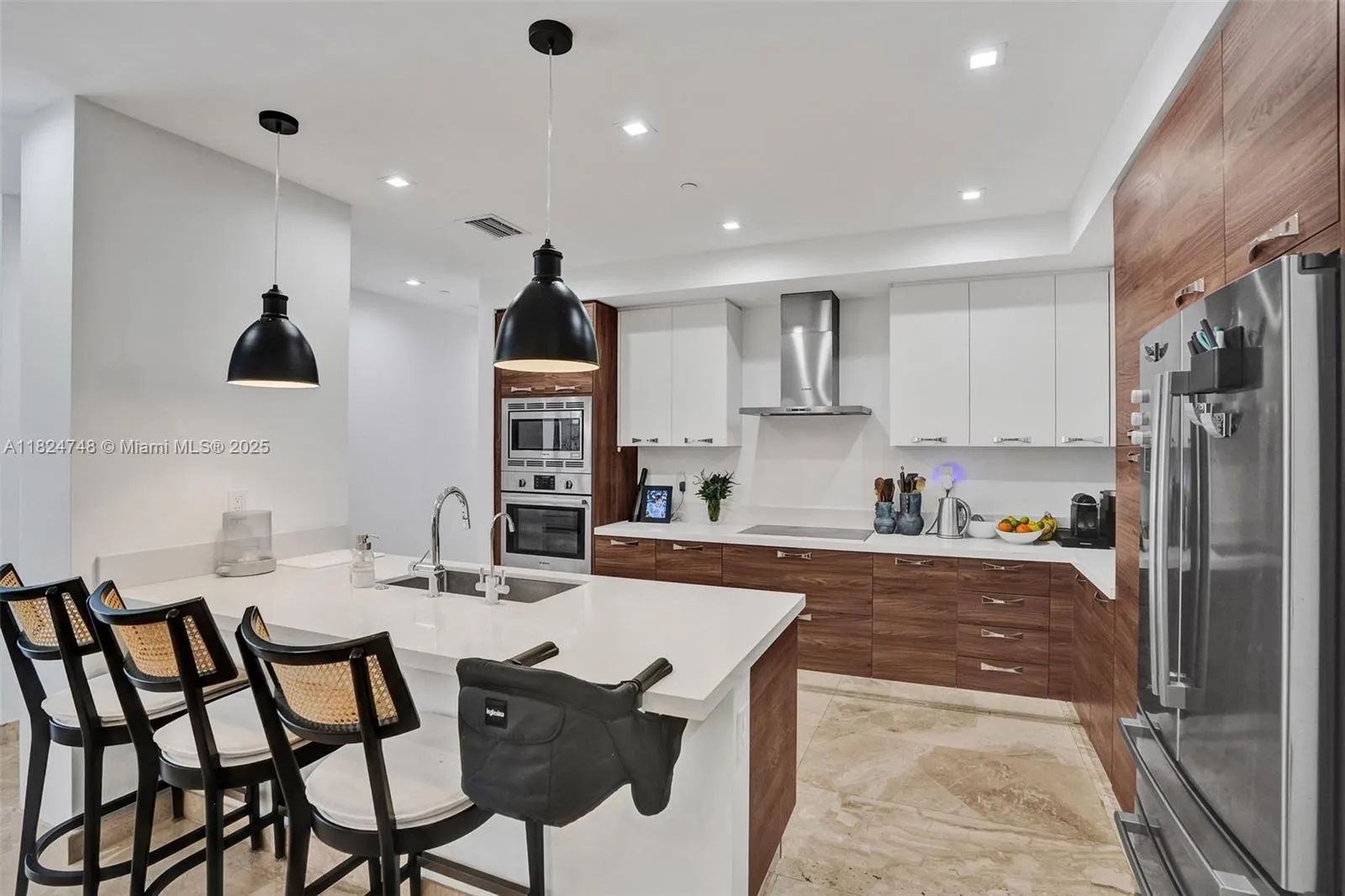718 Valencia Ave, #204
