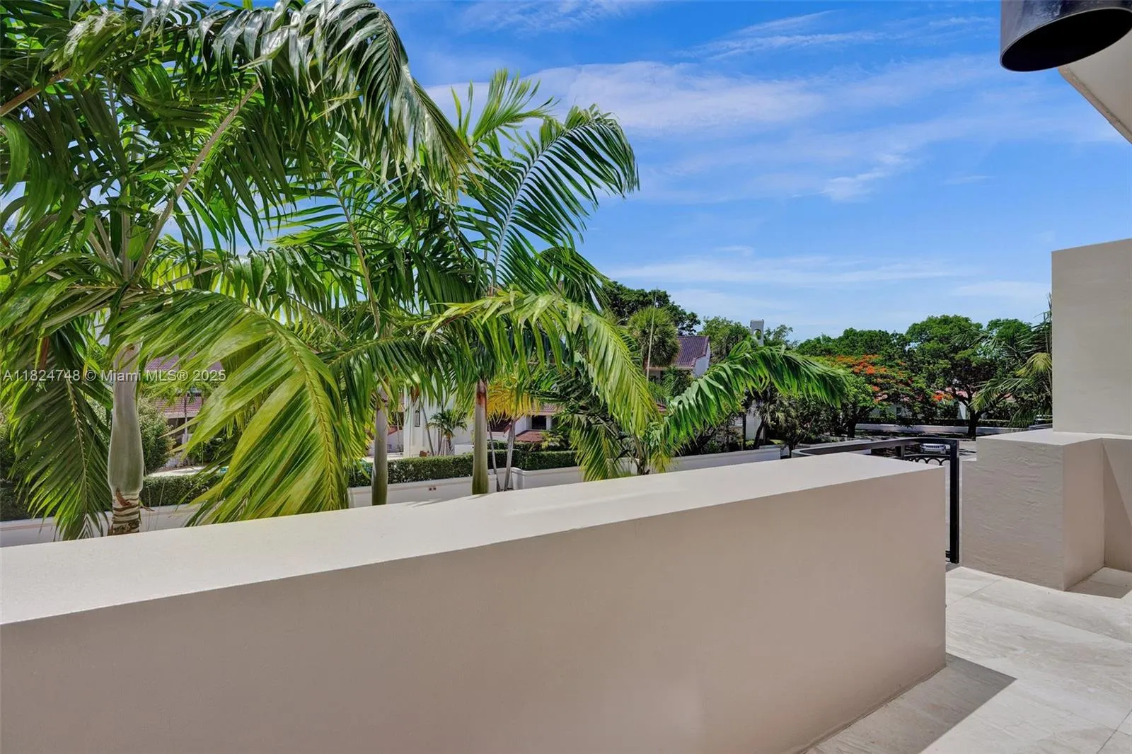 718 Valencia Ave, #204
