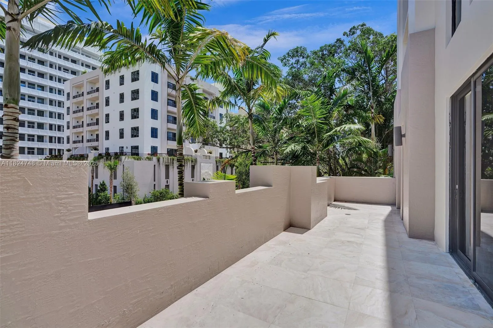 718 Valencia Ave, #204