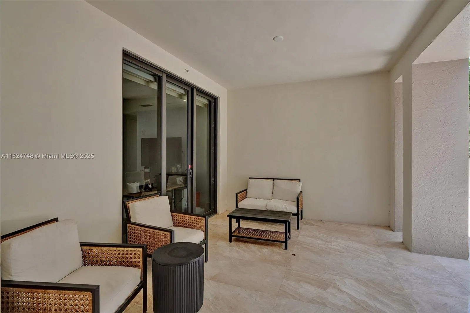 718 Valencia Ave, #204
