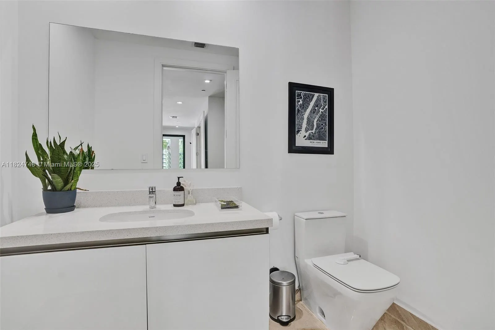 718 Valencia Ave, #204