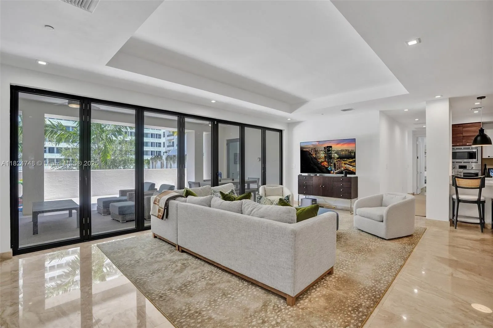 718 Valencia Ave, #204