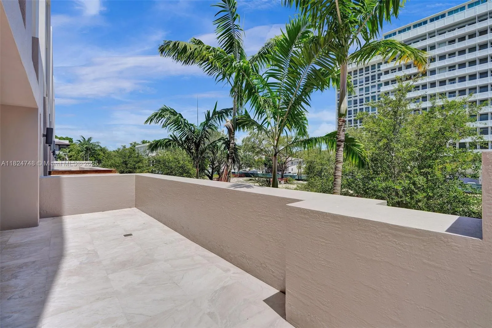 718 Valencia Ave, #204