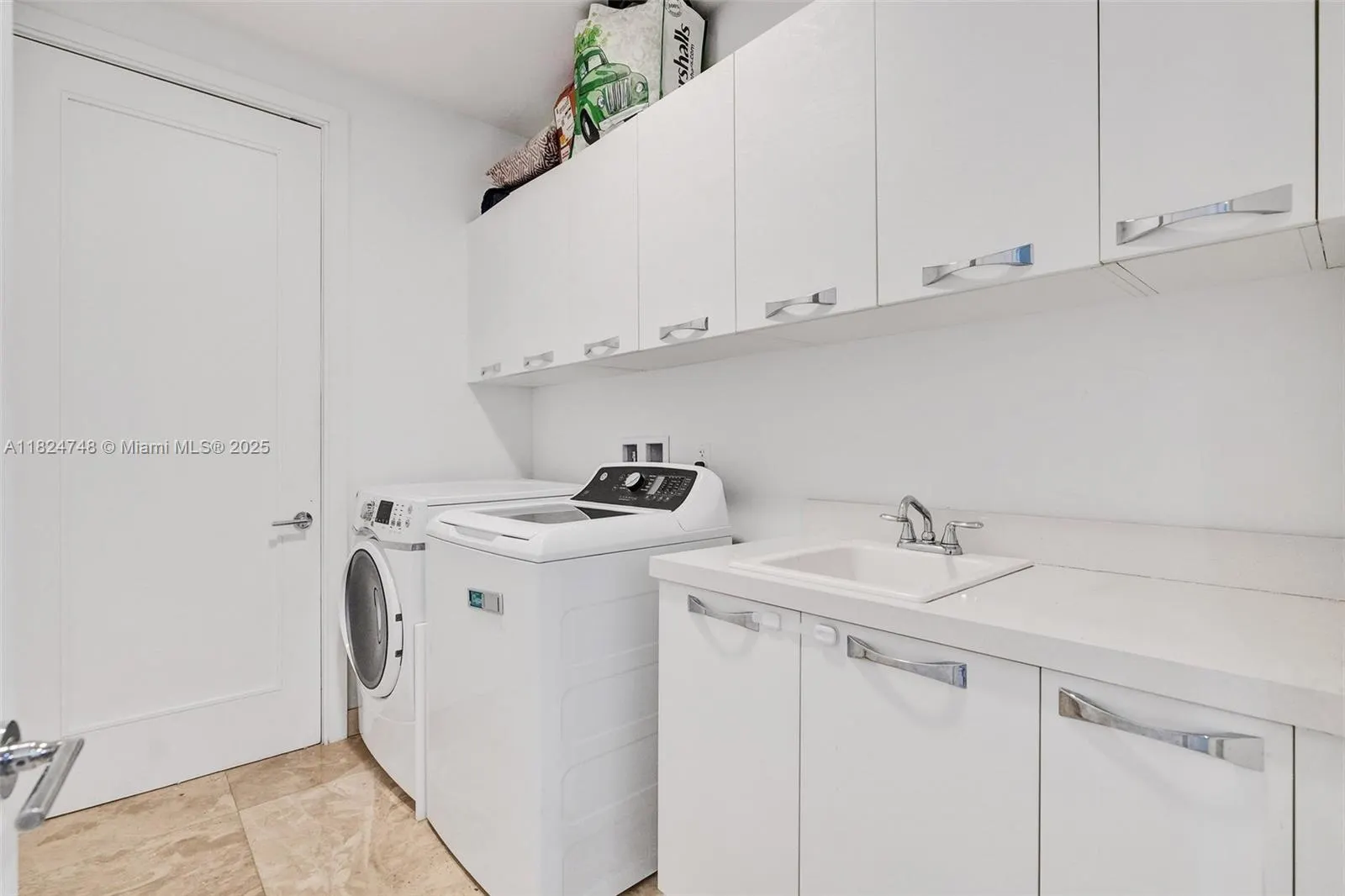 718 Valencia Ave, #204
