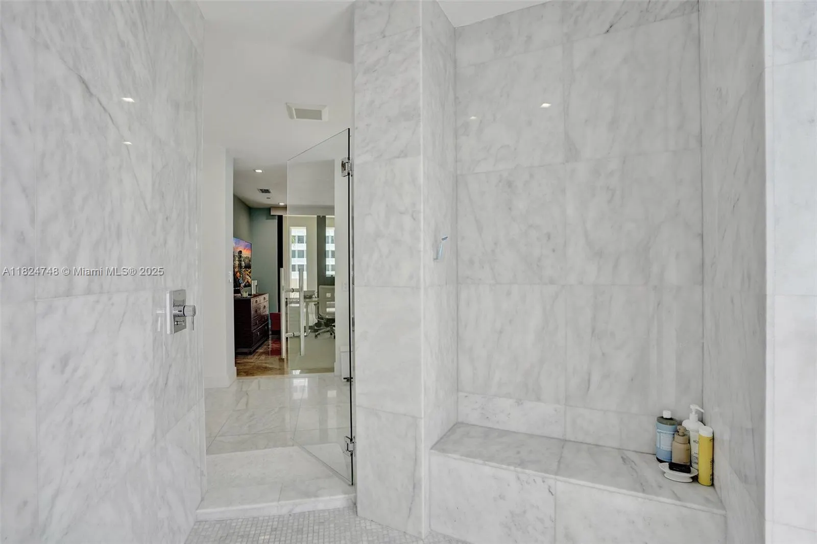 718 Valencia Ave, #204