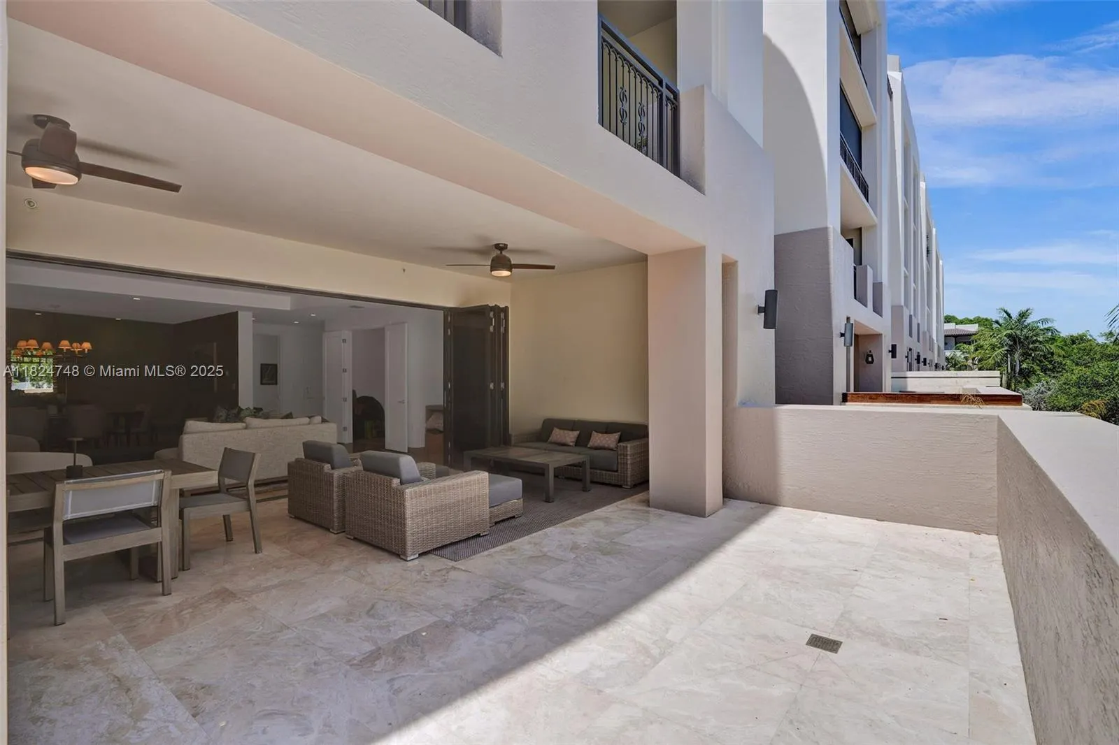 718 Valencia Ave, #204
