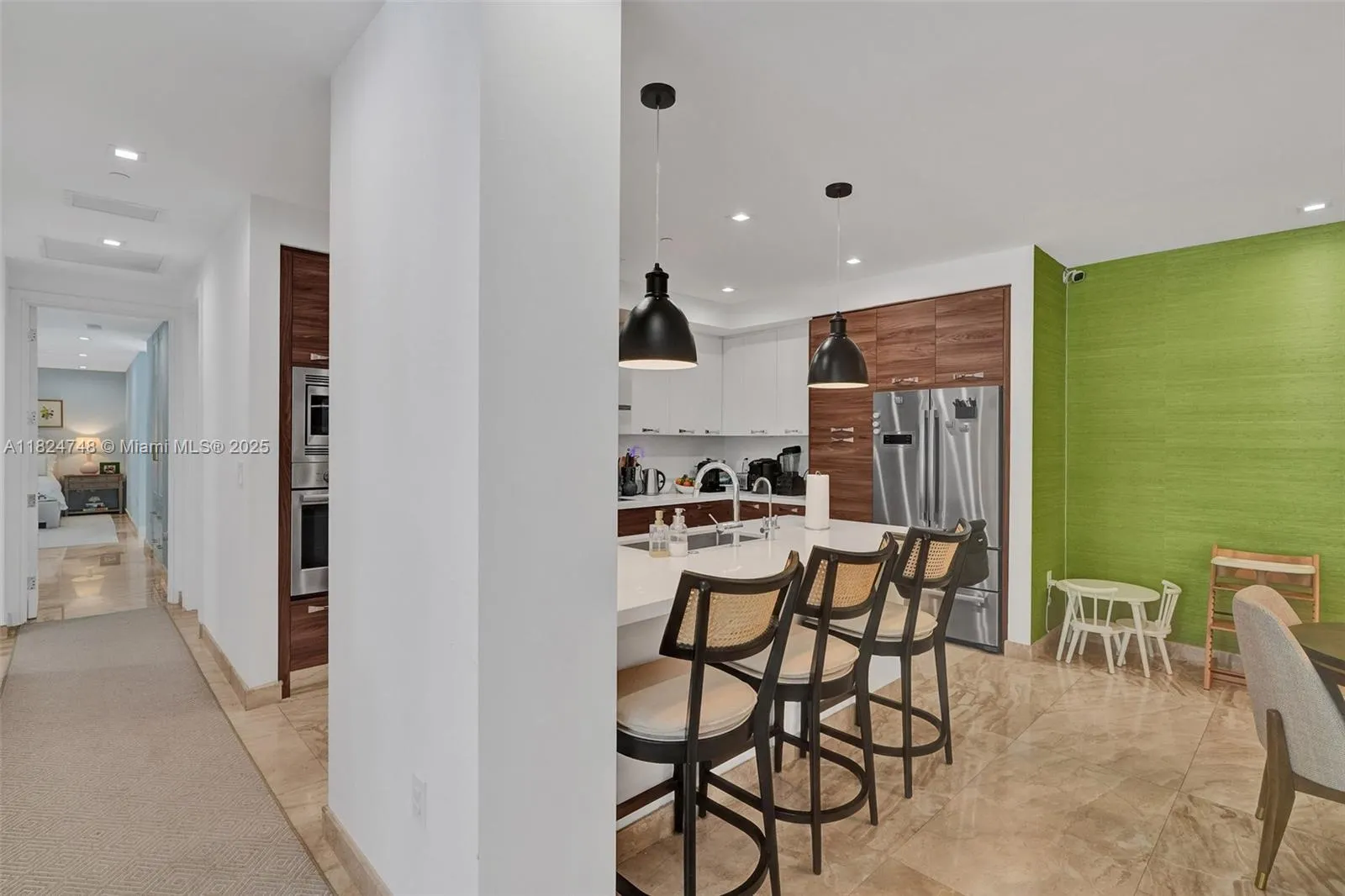718 Valencia Ave, #204