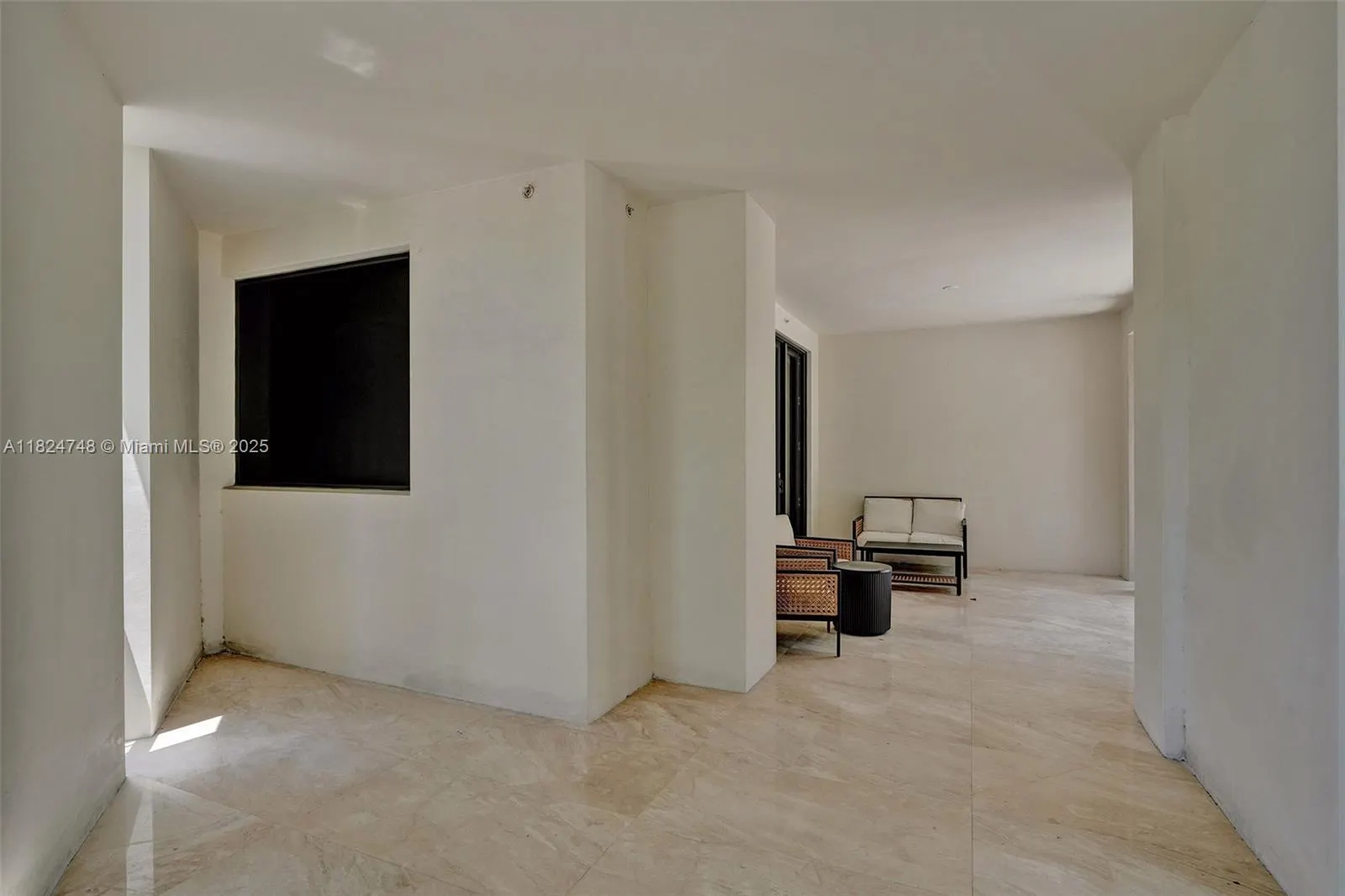 718 Valencia Ave, #204