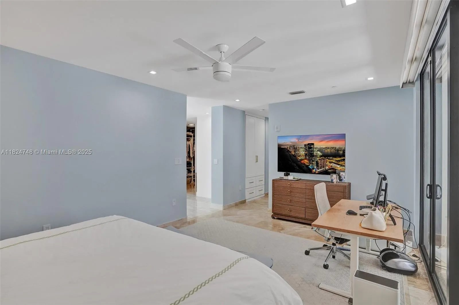 718 Valencia Ave, #204