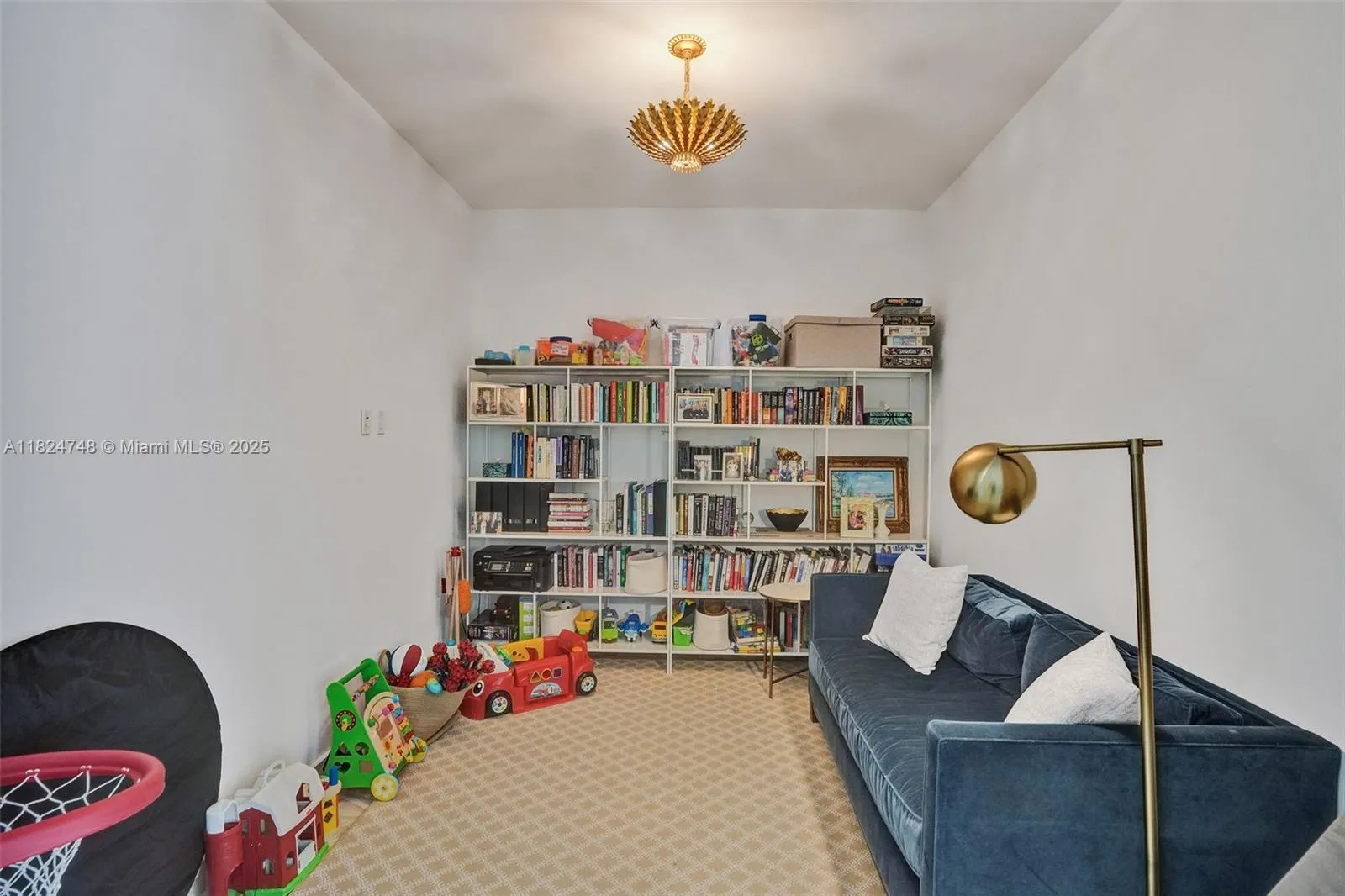 718 Valencia Ave, #204
