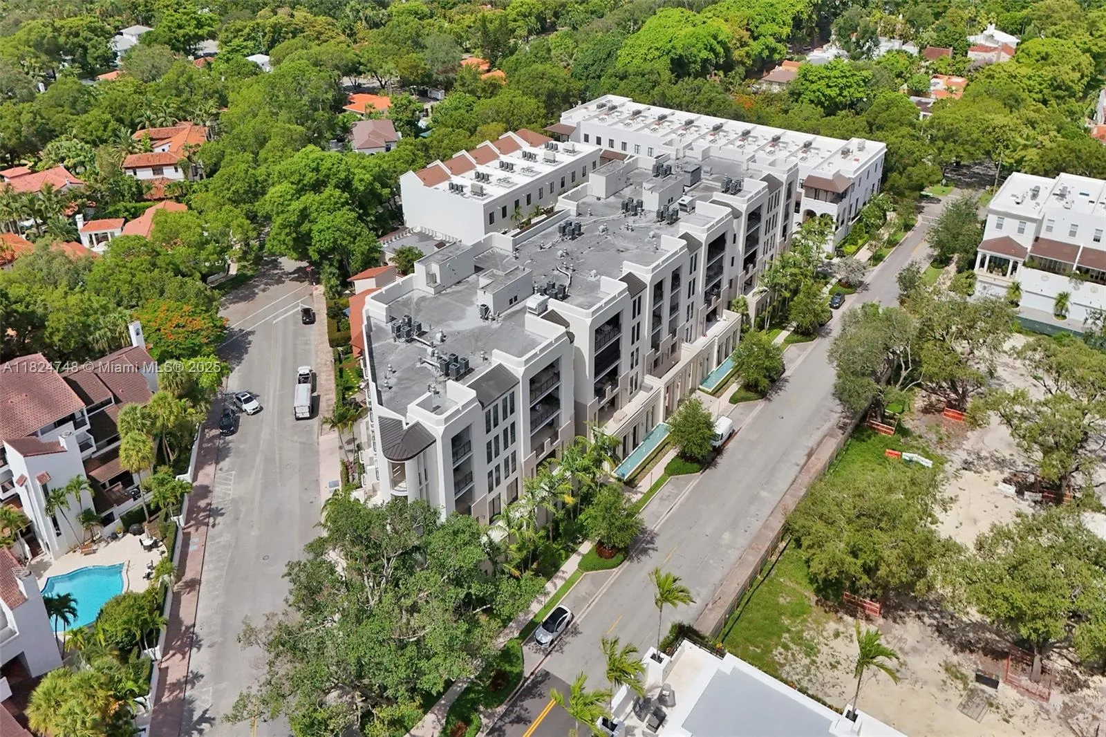 718 Valencia Ave, #204