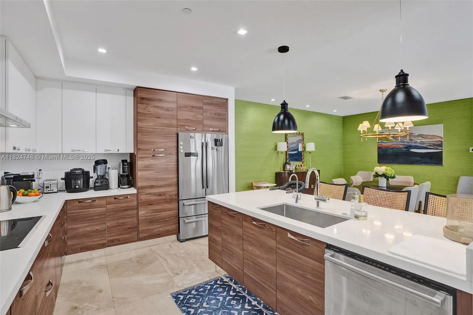 718 Valencia Ave, #204