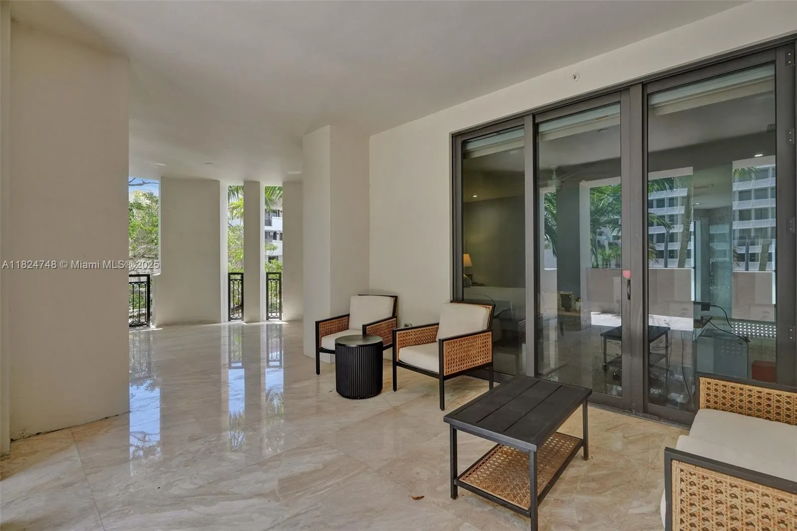 718 Valencia Ave, #204